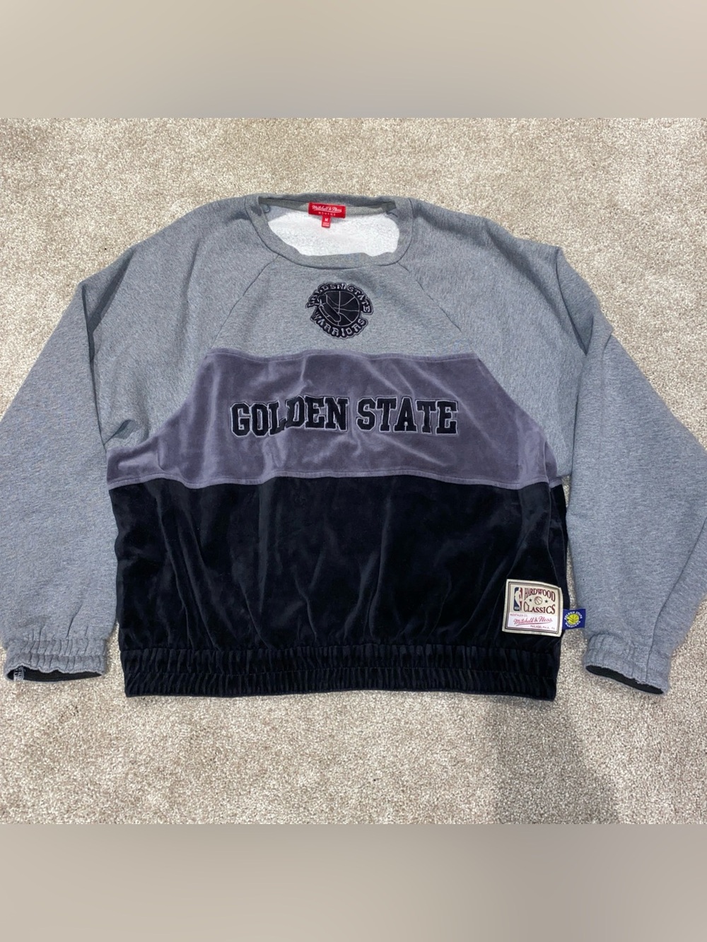 Mitchell &‎ Ness Golden State Warriors Black And Gray Velour Sweatshirt Womans M